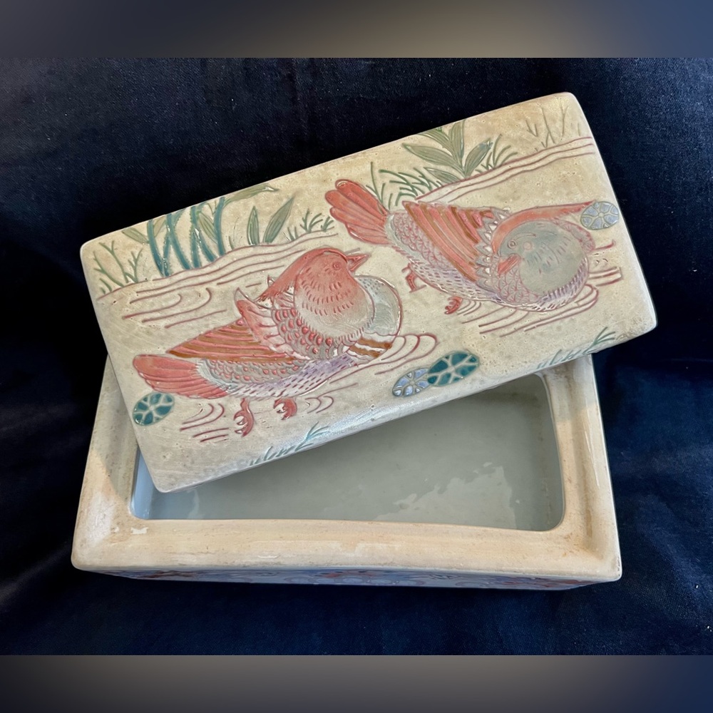 Vintage Handpainted Macau Duck & Lotus Porcelain Dresser Box